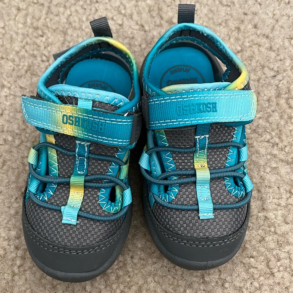 NEVER WORN Oshkosh B’Gosh sneaker sandals.
